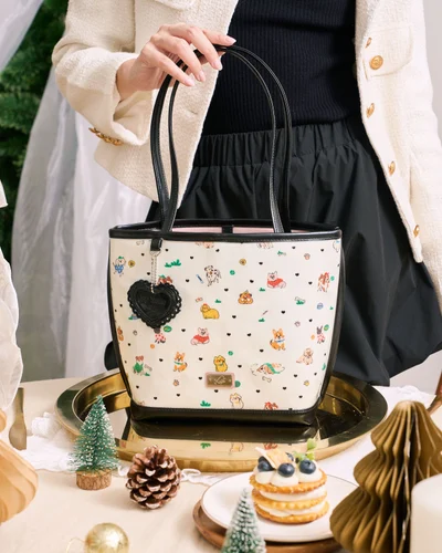 The Bucket Tote · Wiggly Heart Dot · ดำ (Puffer Black) (รุ่นอัพเกรด) — รูปที่ 3