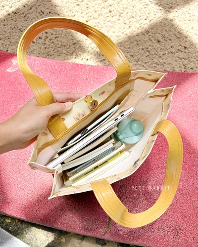 M · Pete Rabbit · ครีมมี่นู้ด (Creamy Nude) — ด้านในกระเป๋า
