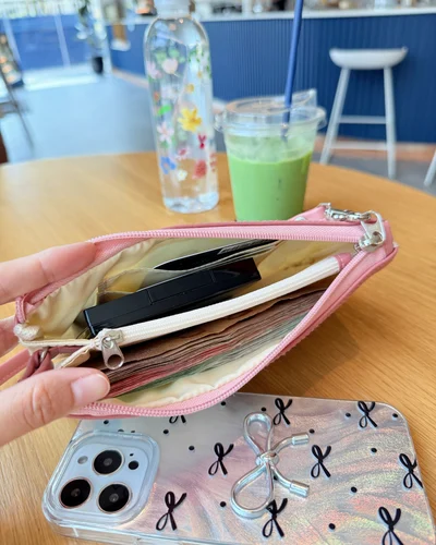 Wallet on Shoulder · Happy Puppy · ชมพู — ด้านในกระเป๋า