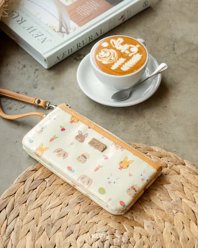 Wallet on Shoulder · Pete Rabbit · ครีมมี่นู้ด (Creamy Nude) — null