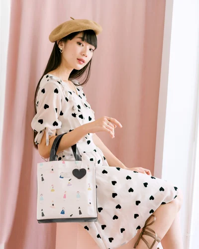 S · Little Girls · ดำเงา (Glossy Black)